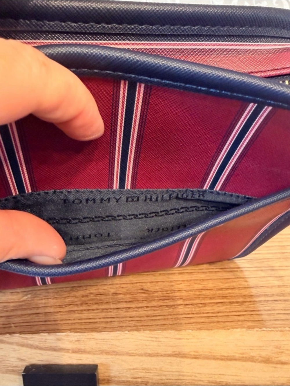 Tommy Hilfiger Signature Stripe Crossbody Bag - Picture 7 of 15